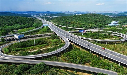 中卫钢筋套筒应用于高速公路